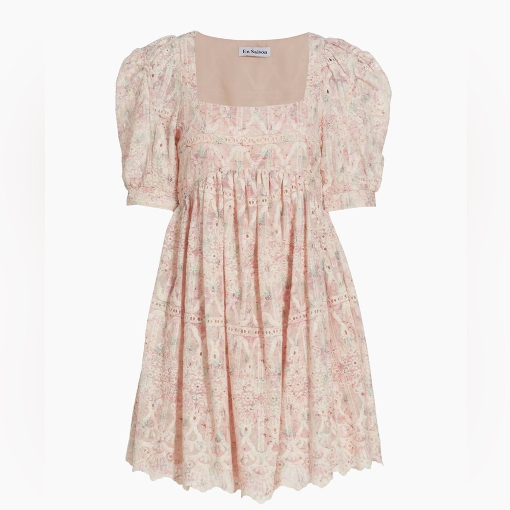 En Saison
Kiera Eyelet-Embroidered Mini dress (fit and flare) 👗